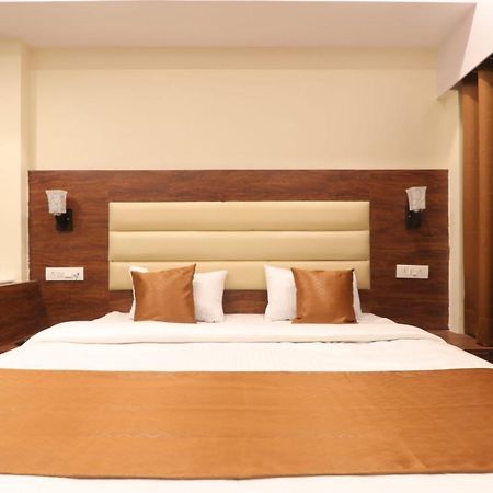 Hotel Blueark Lucknow Dış mekan fotoğraf