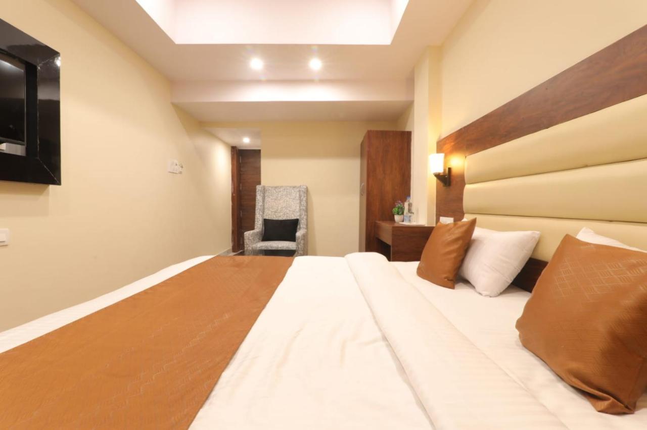 Hotel Blueark Lucknow Dış mekan fotoğraf