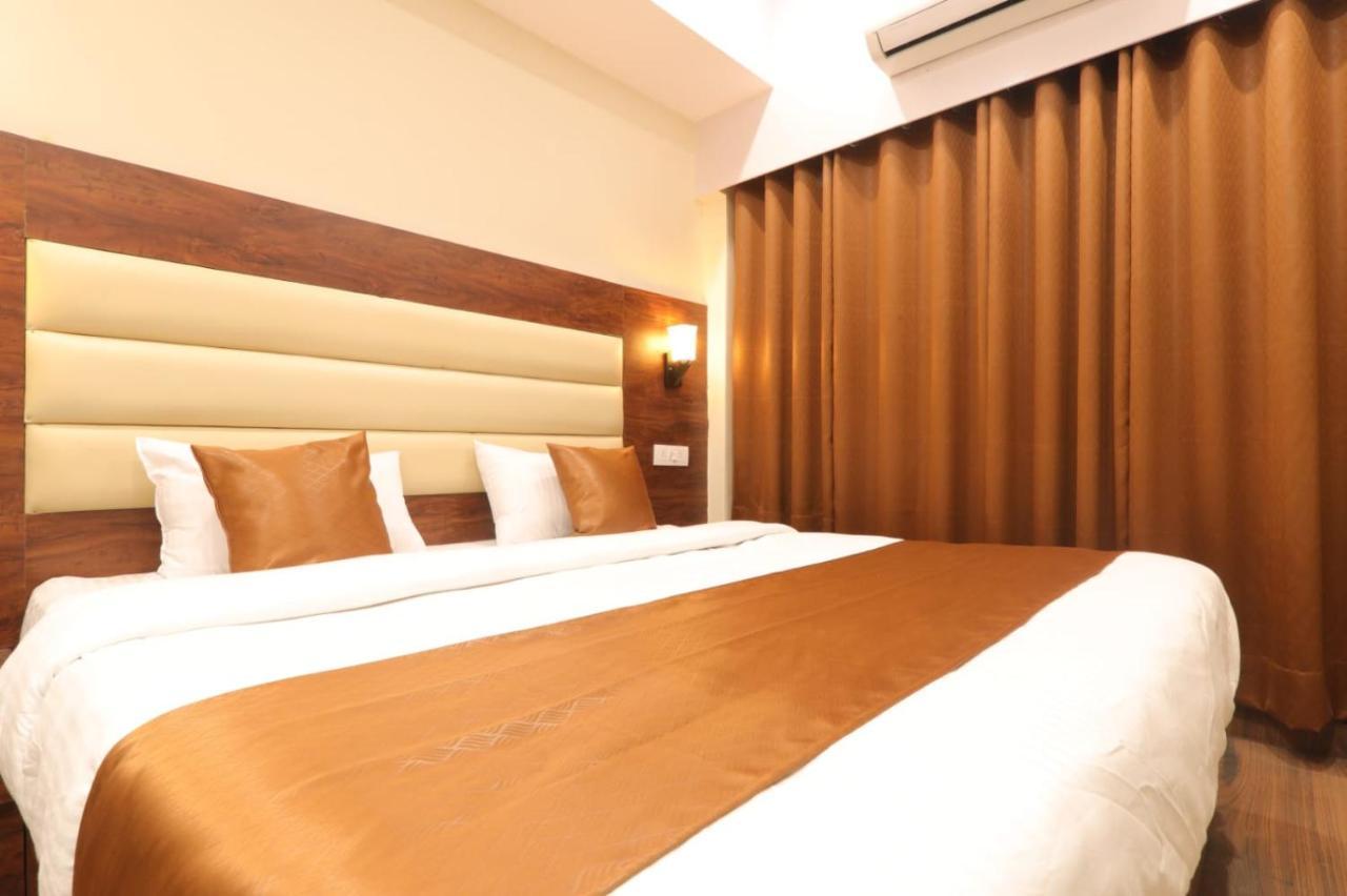 Hotel Blueark Lucknow Dış mekan fotoğraf