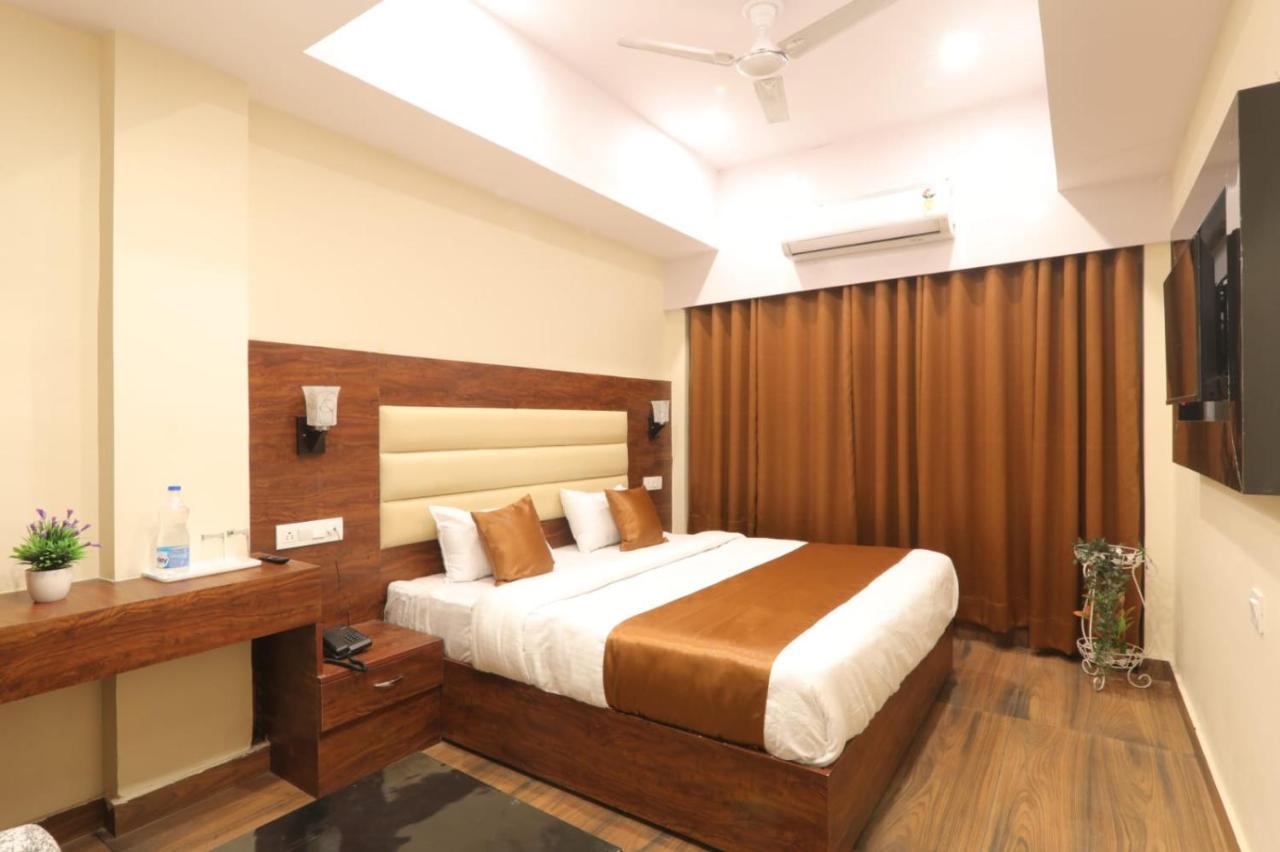 Hotel Blueark Lucknow Dış mekan fotoğraf