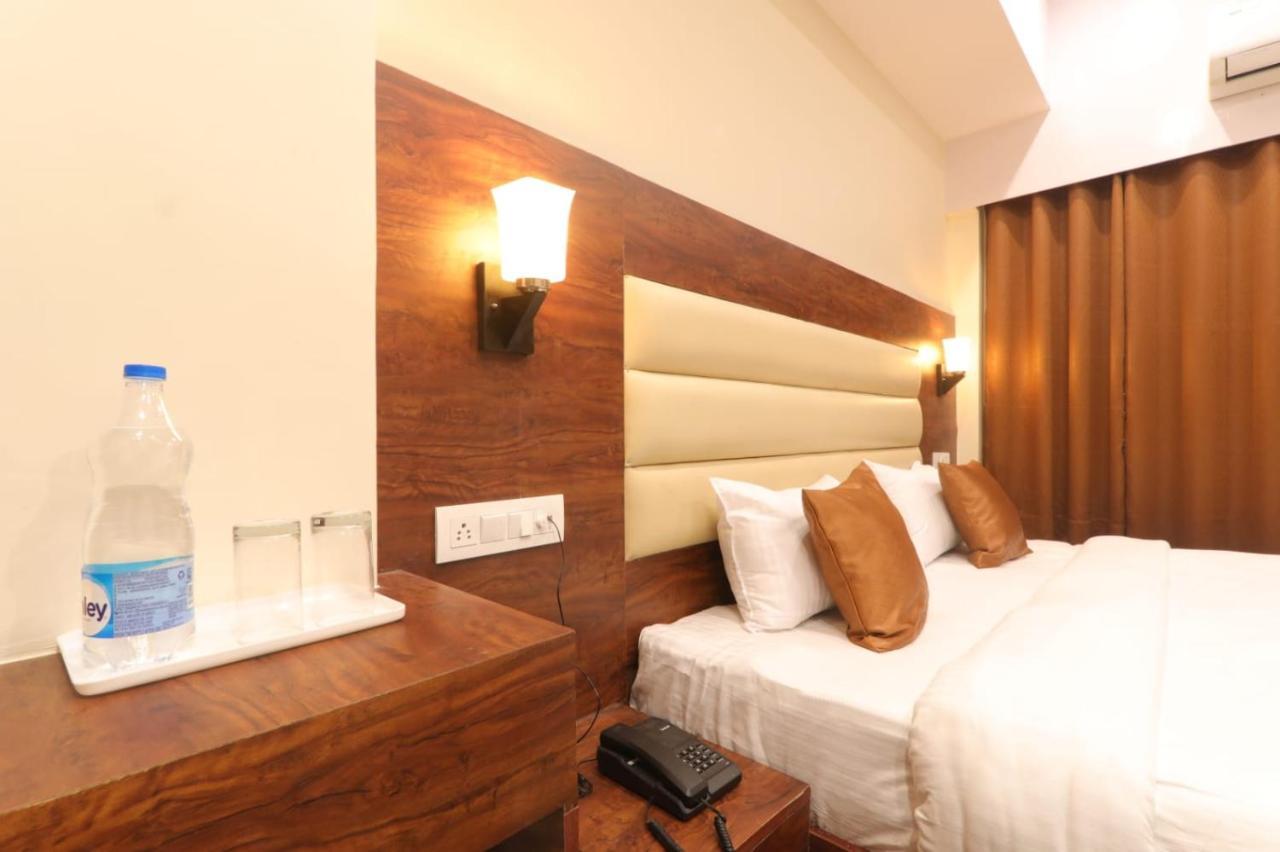 Hotel Blueark Lucknow Dış mekan fotoğraf