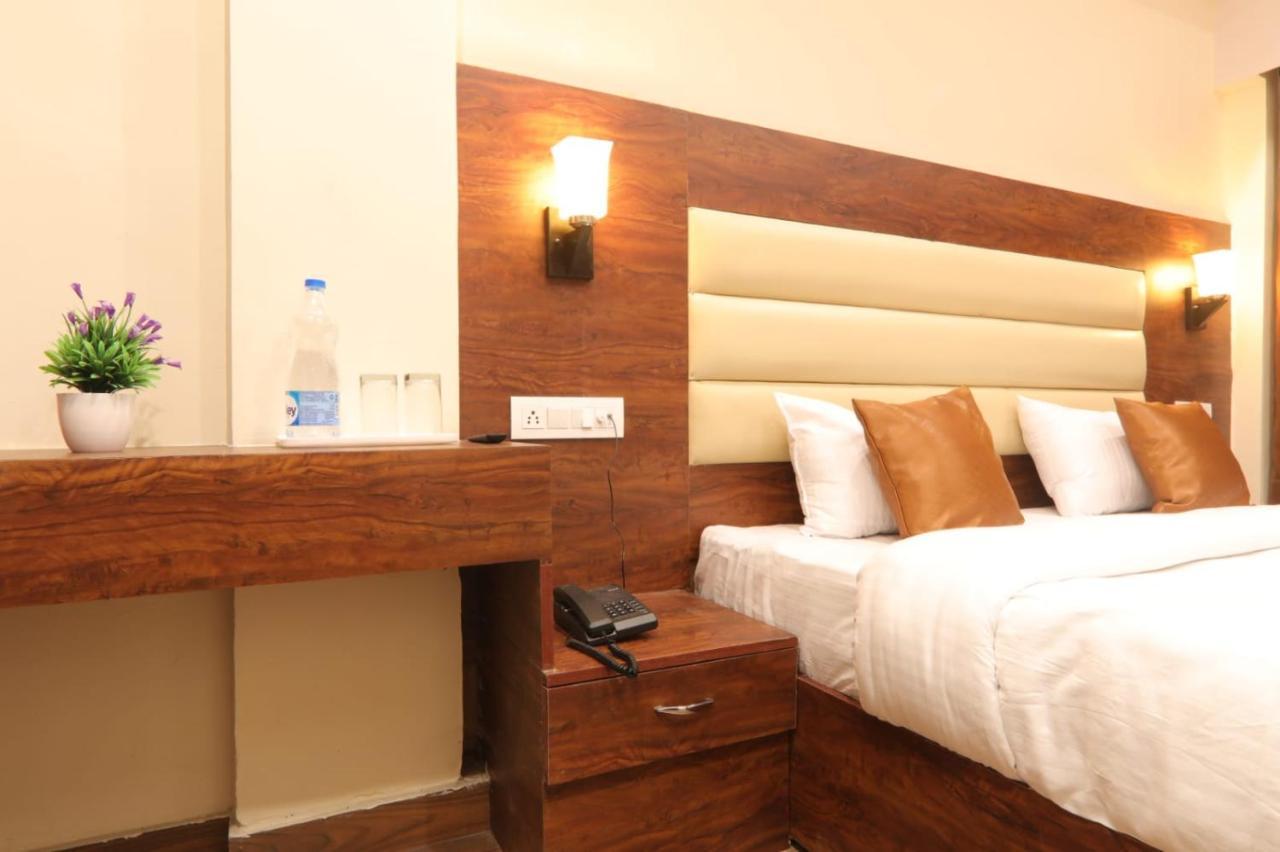 Hotel Blueark Lucknow Dış mekan fotoğraf